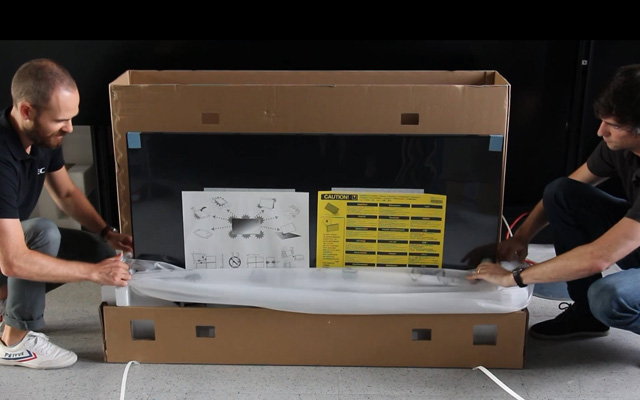 Unboxing-UN552S-VS-Video