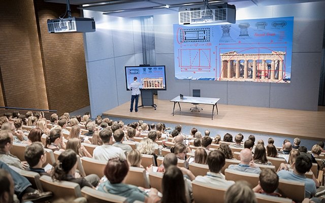 teaserImage_SharpLCSeries